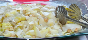 Salata de andive cu nuci, pere si Roquefort