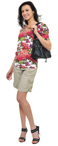 Vaporos Rochie din voal, Guara, 270 lei; Braari metalice, Accessorize, 24 lei; Cercei metalici, Accessorize, 47 lei; Sandale din piele, Veronesse, 299,50 lei.