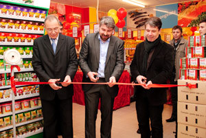 Carol Ambrus, subprefect Brasov, Dragos Spiridon, director opreatiuni Profi Rom, George Scripcaru, primar Brasov