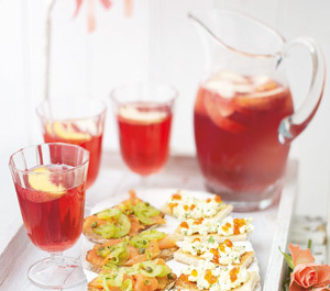 Cocteil de vin cu fructe