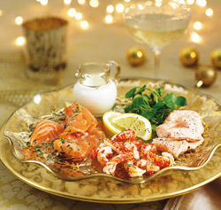 Platou cu fructe de mare si somon
