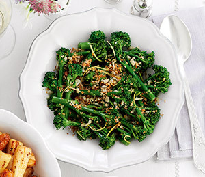 Broccoli cu crusta de lamaie si usturoi