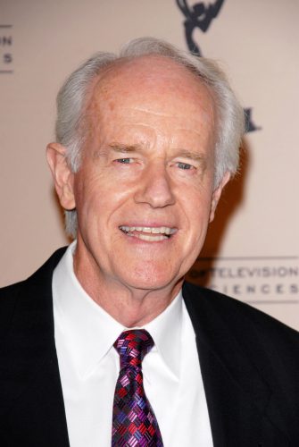 Mike Farrell american crime story